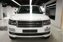 进口车市路虎这个诞生于1948年的英伦品牌，专注于SUV的生产，从之前的路虎卫士到如今的揽胜，路虎的每一款车都堪称经典。虽然归属辗转不定，从宝