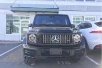 梅赛德斯奔驰G系列，凭借着硬朗豪迈的外形设计，以及强大的越野表现，自诞生之日起，就成为受到很多人青睐的座驾。作为世界上性能最强的全地形