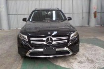 曾经的GLK方方正正，在奔驰骨子中的豪华中加入了一些硬朗的感觉；如今的GLC，变得圆润许多，不变的是，在同级别中难觅的气场。它时而亲近如你的