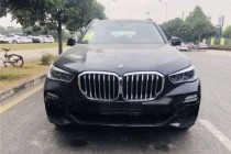 【进口车市】宝马X5设计时尚动感，是一款能够开去任何场合的车型，它的活力仅仅外观就表现的非常好了。加之它强有力的操控性更是让人爱不释手，...