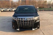 全新丰田埃尔法以完善华美的姿态幽静所形成的、以卓越至高的轿车制造规范，借今世轿车制造工艺之精粹，出现出独一无二的尖端享受，轻量化车身