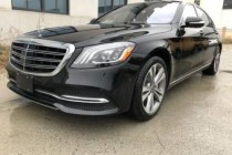 为梅赛德斯-奔驰赢得无数荣誉的S级轿车，有着令人敬仰的历史和超凡成就。一直以来，S级始终是梅赛德斯-奔驰不可动摇的旗舰产品，与此同时，它也