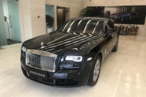 【进口车市】劳斯莱斯古思特标轴版现车特价秒！配置:19款劳斯莱斯古思特标准轴含税价格美丽选配：俯视，侧视及后视摄像头沙发式单人座椅配置舒