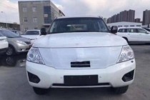 日产途乐车身庞大气势磅礴，在以往硬派作风上又添入时尚色彩，个性尽显。作为专注的越野车型，除了外观的改变，这个大块头也变得更有内涵。全