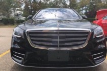 作为奔驰的顶级旗舰，奔驰S级几乎每一代车型都成为了经典，比如风靡90年代的虎头奔，时至今日依旧被许多车迷津津乐道。目前的奔驰S级已经是第十