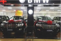 进口车市说到酷路泽，它可是平行进口车市场的宠儿。它也是开启了丰田越野车的王者时代，六十多年的经验让丰田把酷路泽4000带给全世界，它几乎是