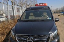 【进口车市】奔驰Metris是很多商务人士的首选车型，它的大气仅在您接近它的时候就能感受到，驾乘时更是舒心，内饰的高端品质让您的身份尊贵无比