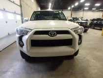 【进口车市】今天为大家带来一款俗称“钢铁侠”的平行进口硬派越野车，他的名字叫做丰田超霸，既有美式车型豪华的配置，又有豪华轿车的舒适型