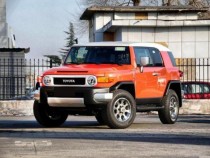 说起丰田的越野车，那在汽车界可谓是赫赫有名啊。首先想起的就是霸道和陆地巡洋舰了，在这一点上，小编可谓是深有感触啊！在我的记忆中，好像