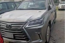 作为豪华SUV中的旗舰，雷克萨斯LX570融合了强悍越野性能和舒适驾乘感受于一身，它完美诠释了“奢华越野SUV”的理念，稳定可靠的越野性、强悍的脱困