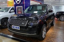 大家都知道，在路虎车系里，路虎揽胜行政版可以说是最豪华的一款车型了，不论是舒适度还是它的公路性能都是最好的一款。如果不是这样，英国的