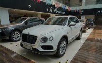 说到顶级豪车，那就一定绕不过欧洲，而提到欧洲的豪华车，就不得不提宾利和劳斯莱斯。相爱相杀的两个人，在SUV大行其道的今天，宾利先一步推出了...