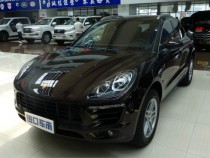 提到保时捷，你首先肯定会想到它的跑车系列，但其实保时捷旗下的两款SUV也非常出名，一个是定位在中大型的SUV卡宴，另一个就是今天小编要给大家