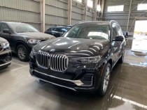 【进口车市】配置:19款宝马X7xDrive40i颜色：黑/咖（6907）配置：干邑白兰地皮革，停车辅助包（高级停车助手，3D环视），豪华包，智能触控钥匙，璀璨水...